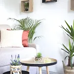 L'authentique *studio *parking Prive* *wifi*calme Apartment Lourdes